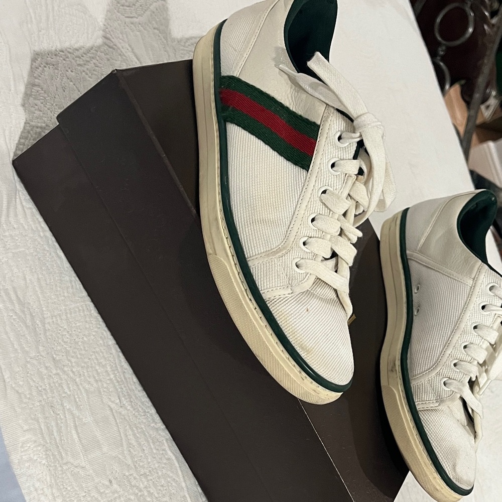 Gucci women's canvas White Sneakers with Green and Red Stripes